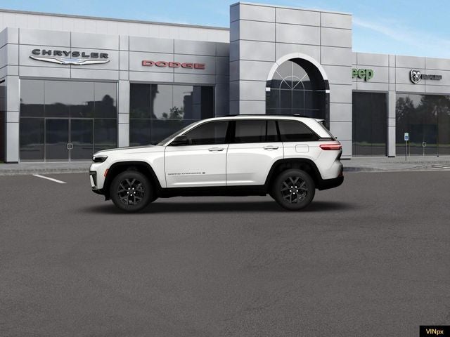 2026 Jeep Grand Cherokee Laredo Altitude