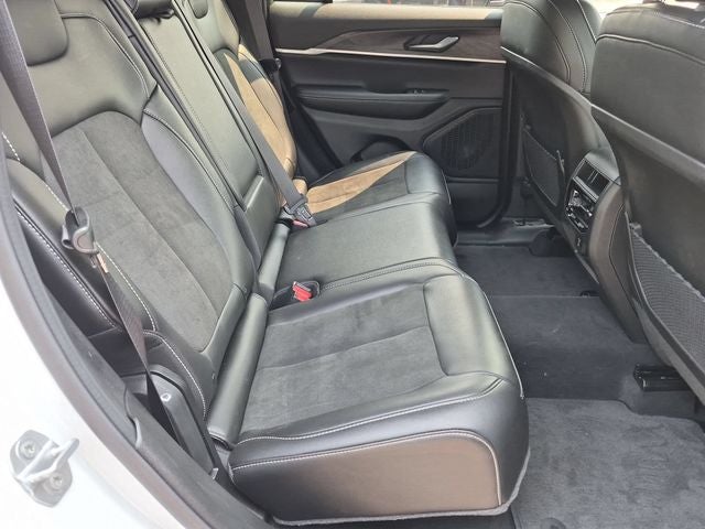 2026 Jeep Grand Cherokee Altitude