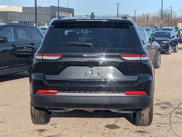 2026 Jeep Grand Cherokee Laredo