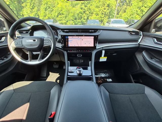 2026 Jeep Grand Cherokee Altitude
