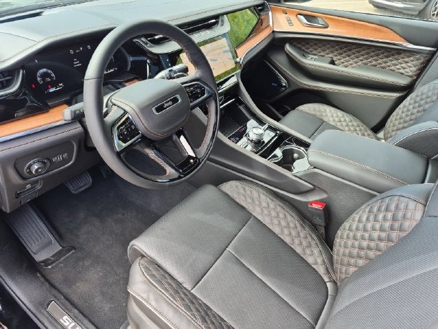 2027 Jeep Grand Cherokee Summit