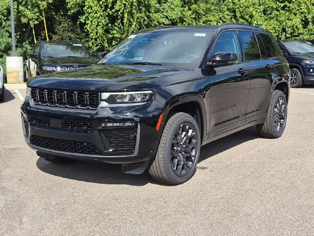 2027 Jeep Grand Cherokee Summit