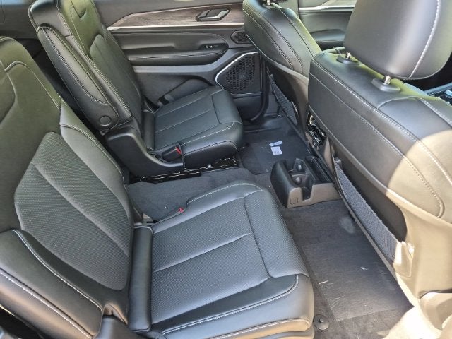 2027 Jeep Grand Cherokee L Limited Reserve