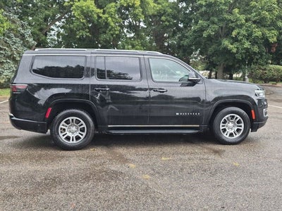 2023 Jeep Wagoneer Base