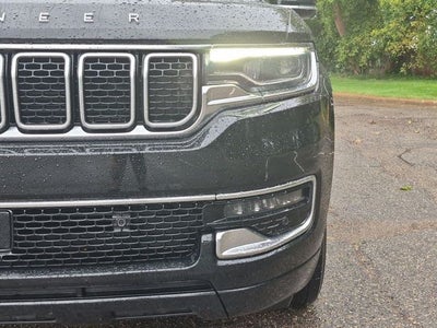 2023 Jeep Wagoneer Base