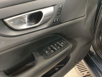 2024 Volvo S60 B5 Core Dark Theme