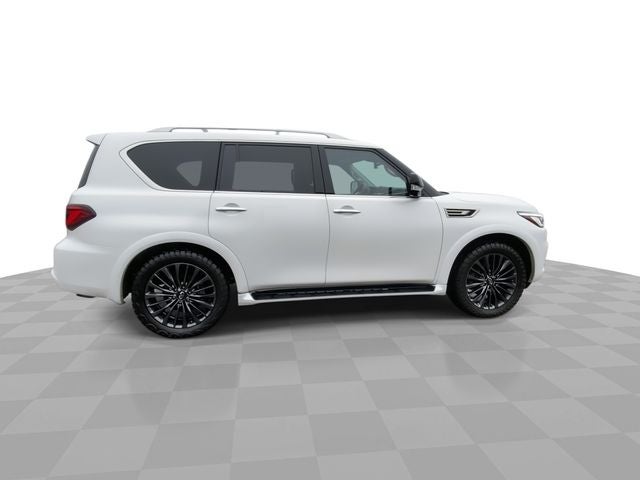 2022 INFINITI QX80 LUXE