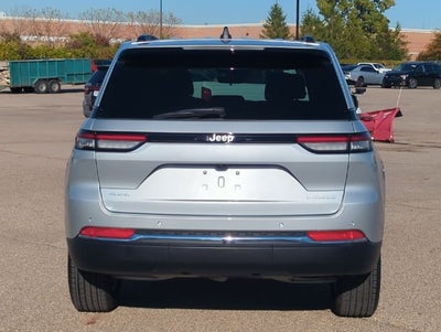 2025 Jeep Grand Cherokee Laredo X 4x4