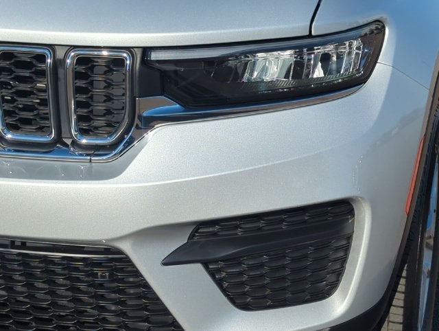 2025 Jeep Grand Cherokee Laredo X 4x4