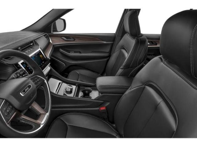 2027 Jeep Grand Cherokee Laredo X
