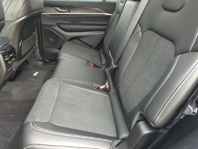 2026 Jeep Grand Cherokee L GRAND CHEROKEE L LAREDO ALTITUDE 4X4