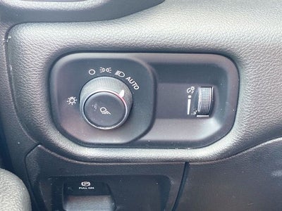 2023 RAM 1500 Big Horn Crew Cab 4x4 5'7' Box