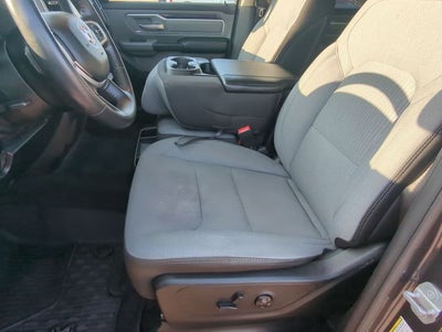 2020 RAM 1500 Big Horn Crew Cab 4x4 5'7' Box
