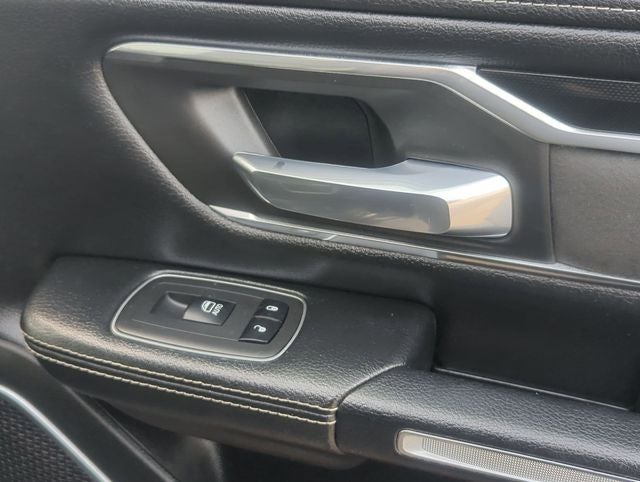 2019 RAM 1500 Laramie Crew Cab 4x4 5'7' Box