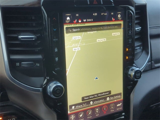 2019 RAM 1500 Laramie Crew Cab 4x4 5'7' Box