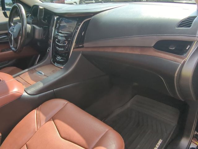 2017 Cadillac Escalade Luxury