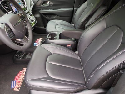 2026 Chrysler Pacifica PACIFICA SELECT AWD