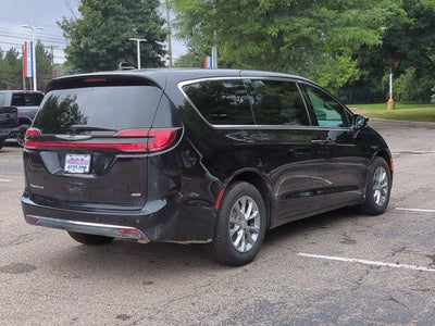 2026 Chrysler Pacifica PACIFICA SELECT AWD