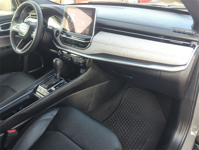 2023 Jeep Compass Latitude Lux FWD