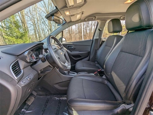 2022 Chevrolet Trax LT in Woodhaven, MI - Feldman Chrysler Dodge Jeep Ram Auto Group