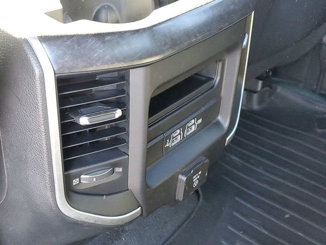 2020 RAM 1500 Big Horn Crew Cab 4x4 5'7" Box