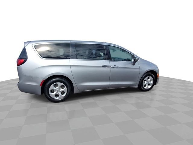 2018 Chrysler Pacifica Hybrid Touring Plus