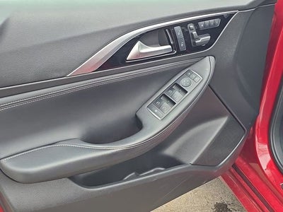 2017 INFINITI QX30 Premium