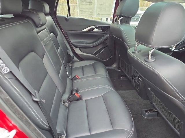 2017 INFINITI QX30 Premium