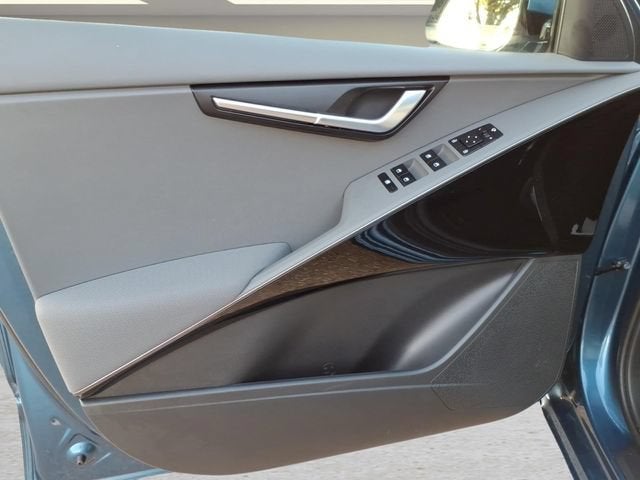 2024 Kia Niro EX Touring