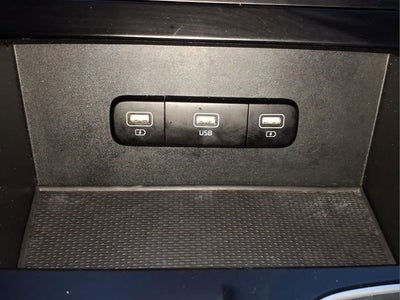 2023 Kia Carnival LX