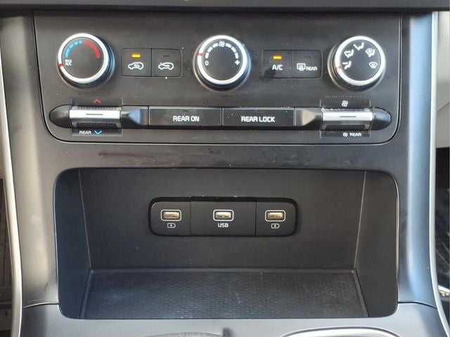 2022 Kia Carnival MPV LX