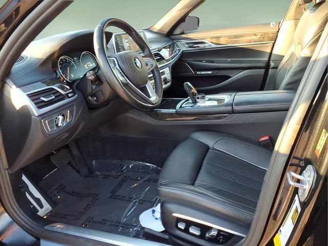 2016 BMW 750i 750i