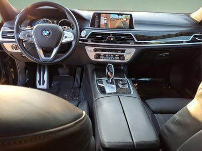 2016 BMW 750i 750i