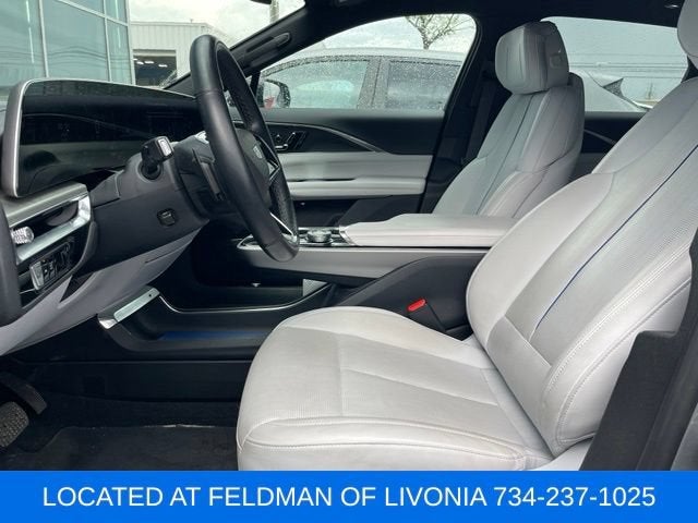 2024 Cadillac LYRIQ Luxury 1