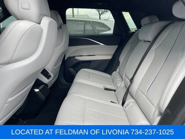 2024 Cadillac LYRIQ Luxury 1