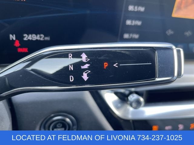 2024 Cadillac LYRIQ Luxury 1