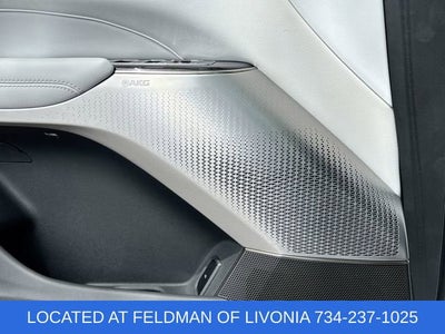 2024 Cadillac LYRIQ Luxury 2