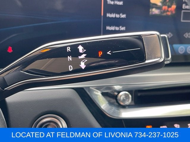 2024 Cadillac LYRIQ Luxury 2