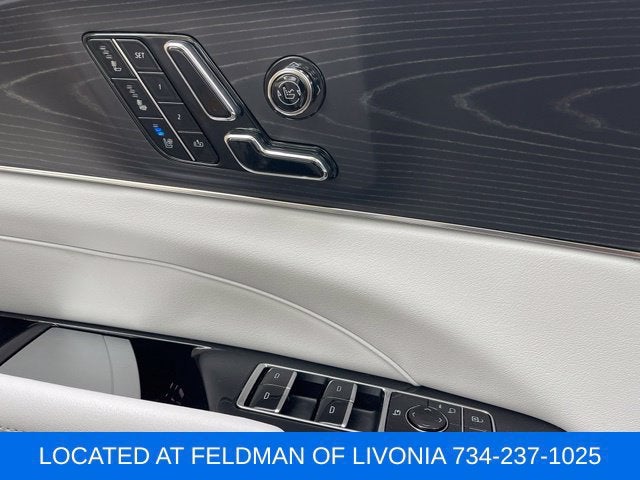 2024 Cadillac LYRIQ Luxury 2