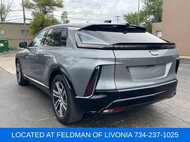 2024 Cadillac LYRIQ Luxury 2