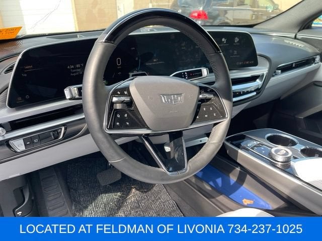 2024 Cadillac LYRIQ Luxury 2