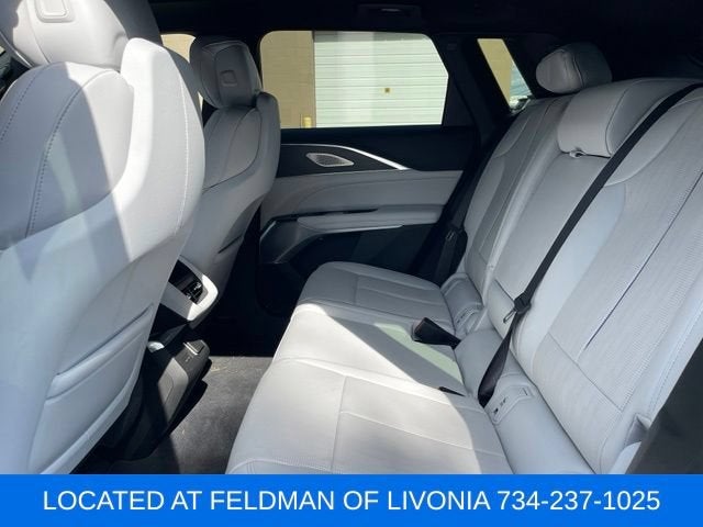 2024 Cadillac LYRIQ Luxury 2