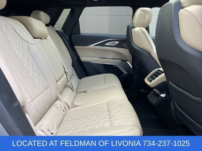 2024 Cadillac LYRIQ Luxury 3