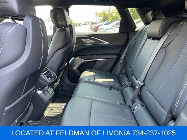 2024 Cadillac LYRIQ Sport 3
