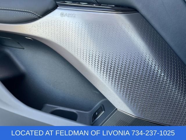 2024 Cadillac LYRIQ Sport 3