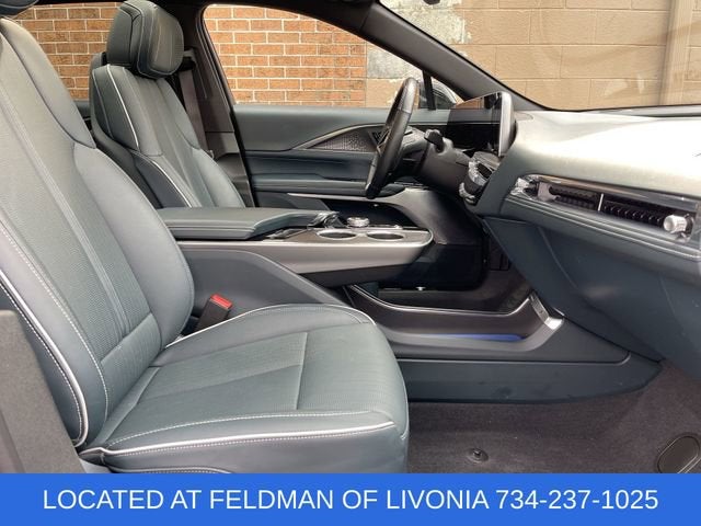 2024 Cadillac LYRIQ Sport 3