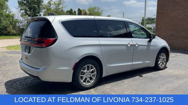2024 Chrysler Pacifica Touring L