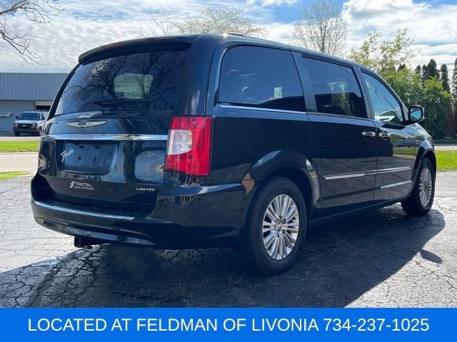 2015 Chrysler Town & Country Limited Platinum