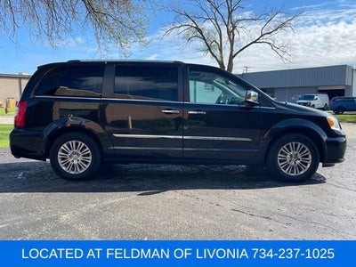2015 Chrysler Town & Country Limited Platinum