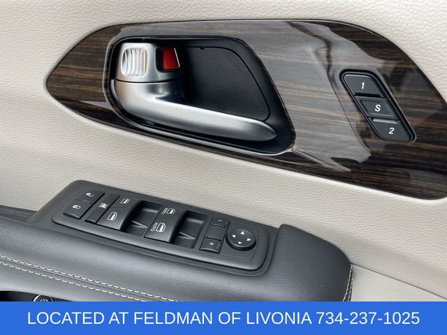 2023 Chrysler Pacifica Hybrid Limited